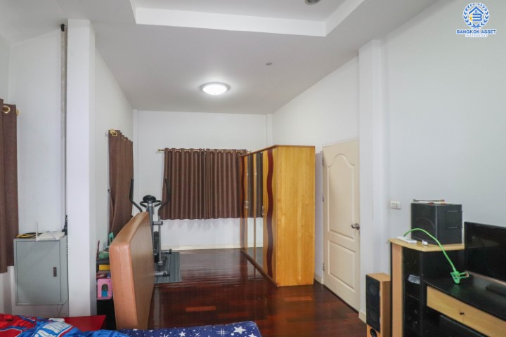 *****บ้านเดี่ยวมือสองนนทบุรี หลังมุม!  ม.ปิยวรารมย์4 บ้านกล้วย-ไทรน้อย เน้นความเป็นส่วนตัว ร่มรื่น บนเนื้อที่ 53.2 ตร.ว. พร้อมฟังก์ชั่น 3 ห้องนอน 2 ห้องน้ำ  การเดินทางสะดวกสบาย ใกล้เซ็นทรัลเวสต์เกต และรถไฟฟ้า "สถานีคลองบางไผ่"